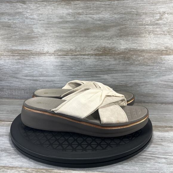 BZees Women's Take a Bow Slip On Slide Sandals Size 8 - Picture 3 of 8